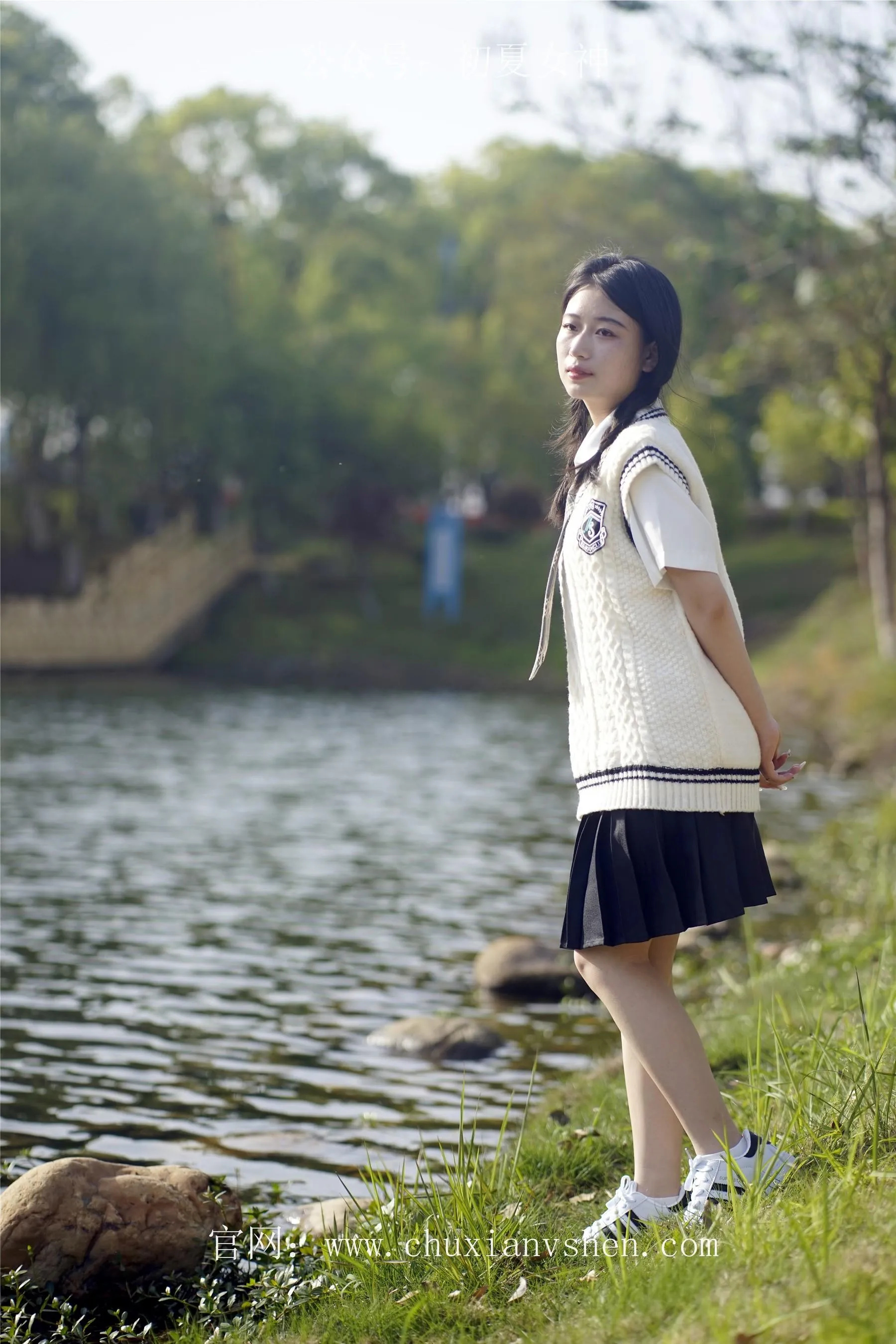 初夏女神 NO.061 念念 春秋JK套搭配三叶草贝壳头鞋 [115P]插图8